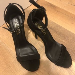 Lulu’s Black Stilettos Size 7.5